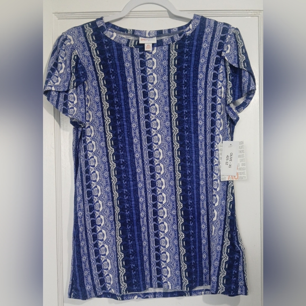 LuLaRoe Blue and White Patterned Top NWT